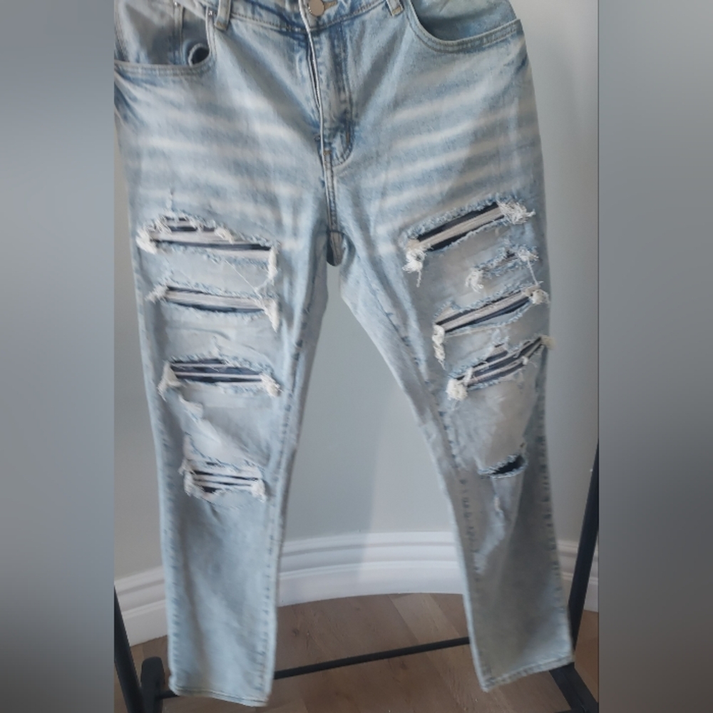AMIRI Mens Exclusive Designer Jeans with Front Distressing